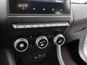 Renault Captur (2024) thumbnail 23