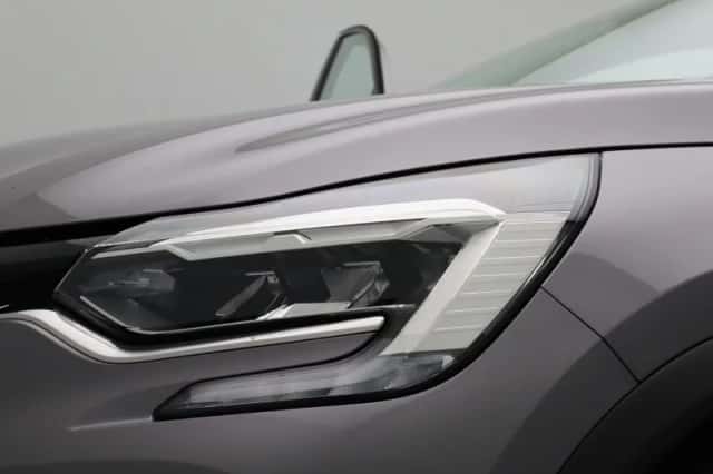 Renault Captur (2022) thumbnail 16