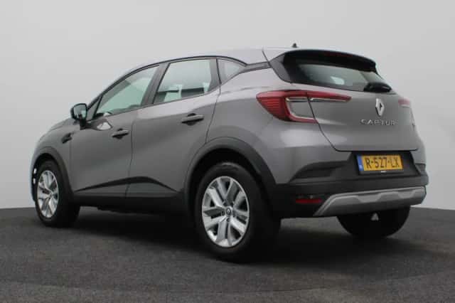 Renault Captur (2022) thumbnail 3