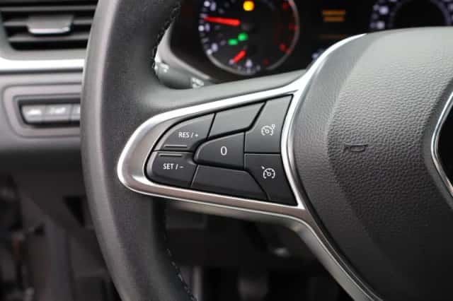 Renault Captur (2022) thumbnail 21