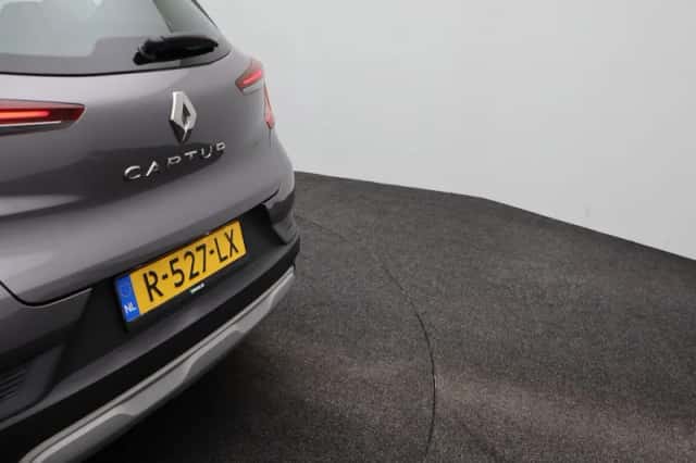 Renault Captur (2022) thumbnail 35