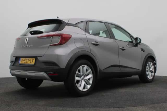 Renault Captur (2022) thumbnail 5