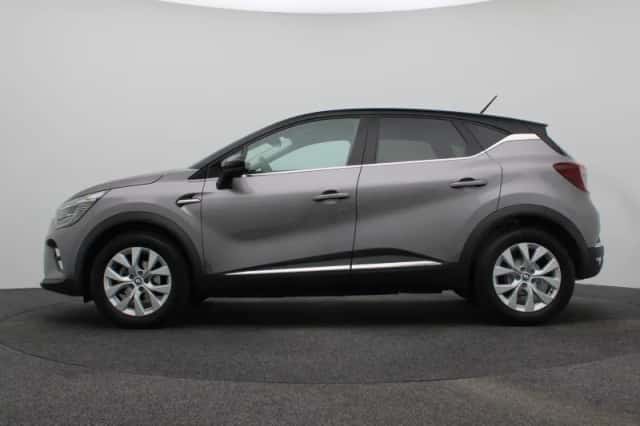 Renault Captur (2022) thumbnail 2