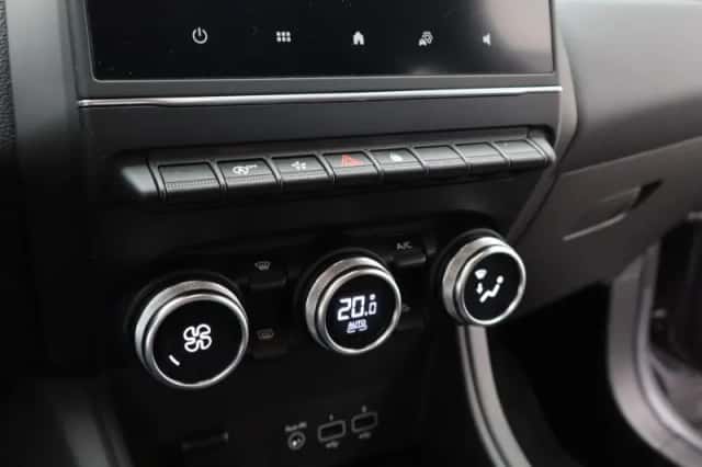 Renault Captur (2022) thumbnail 23