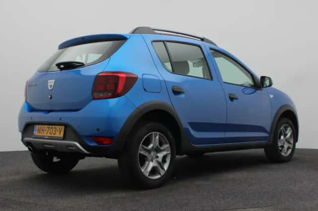 Dacia Sandero (2017) thumbnail 5