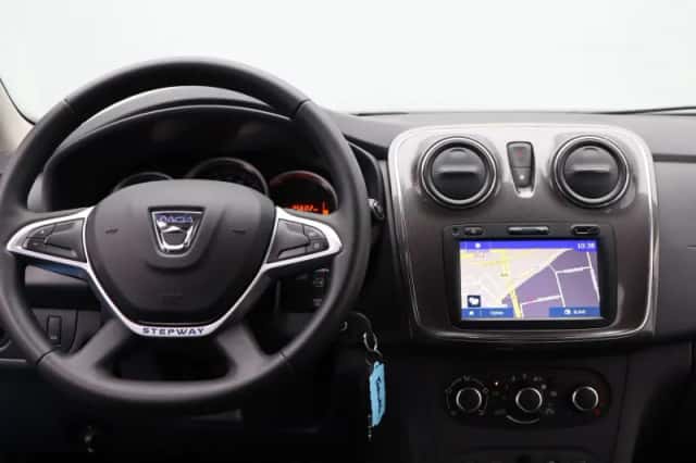 Dacia Sandero (2017) thumbnail 9
