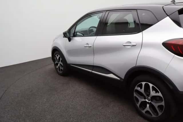 Renault Captur (2019) thumbnail 35