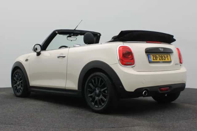 MINI Cooper (2018) thumbnail 3