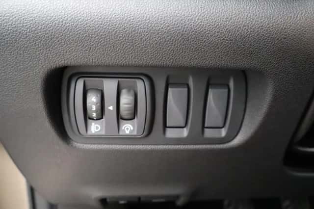 Renault Kadjar (2016) thumbnail 25