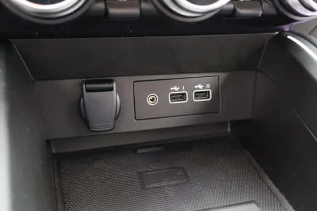 Renault Clio (2024) thumbnail 24