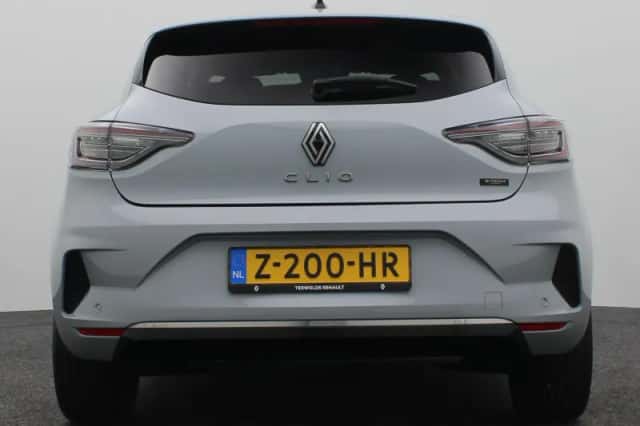Renault Clio (2024) thumbnail 4