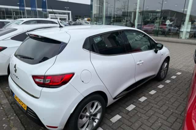 Renault Clio (2018) thumbnail 4