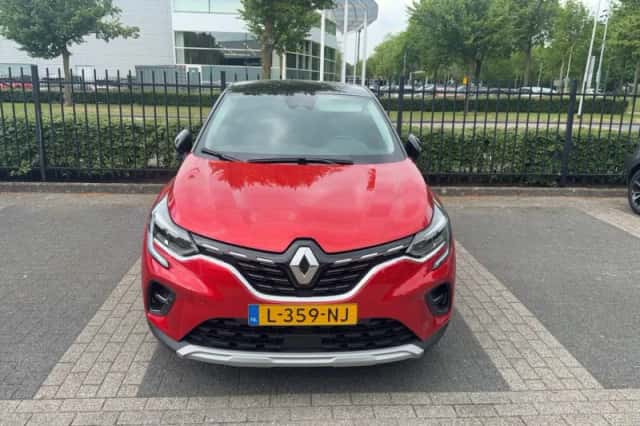 Renault Captur (2021) thumbnail 6