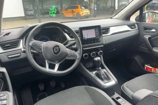 Renault Captur (2021) thumbnail 9