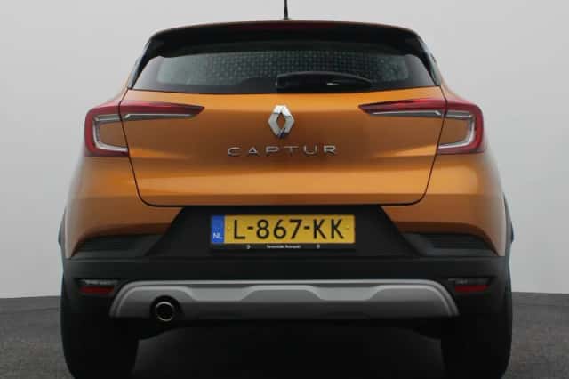 Renault Captur (2021) thumbnail 4