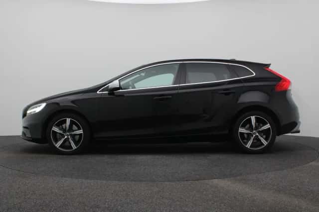 Volvo V40 (2019) thumbnail 2