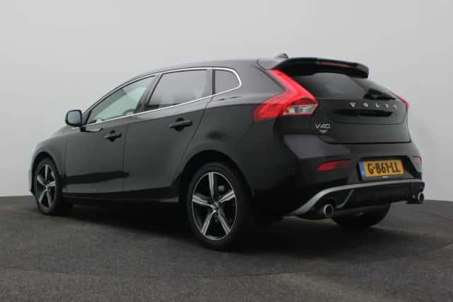 Volvo V40 (2019) thumbnail 3