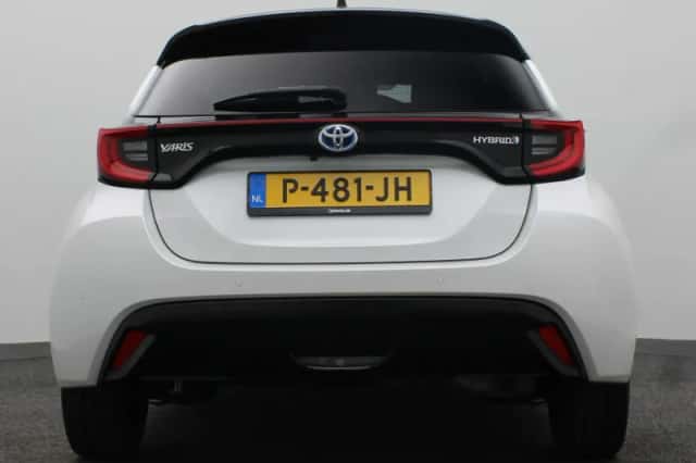Toyota Yaris (2022) thumbnail 4