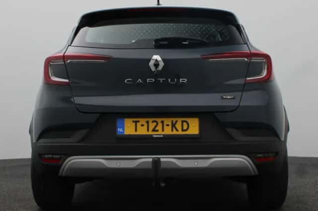 Renault Captur (2023) thumbnail 4