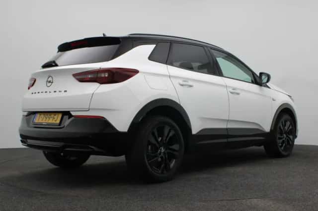 Opel Grandland (2023) thumbnail 5