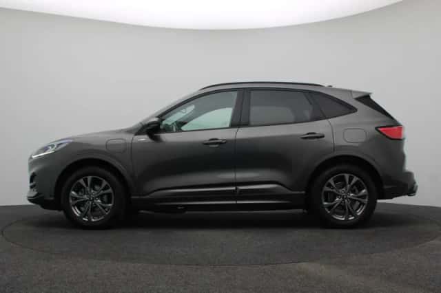 Ford Kuga (2022) thumbnail 2