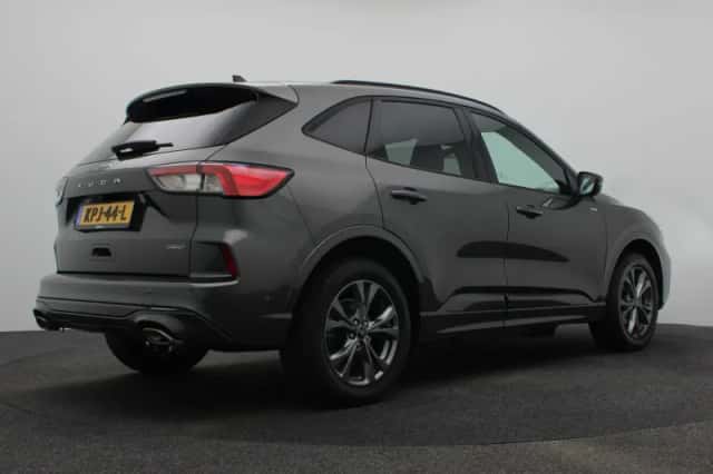 Ford Kuga (2022) thumbnail 5