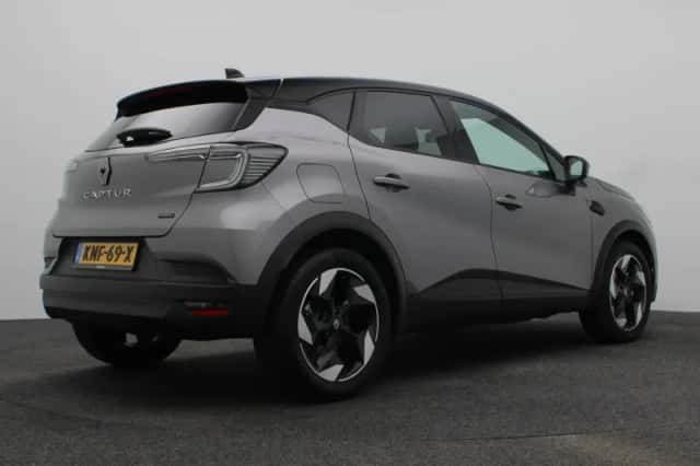 Renault Captur (2025) thumbnail 5
