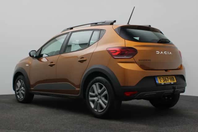 Dacia Sandero Stepway (2023) thumbnail 3