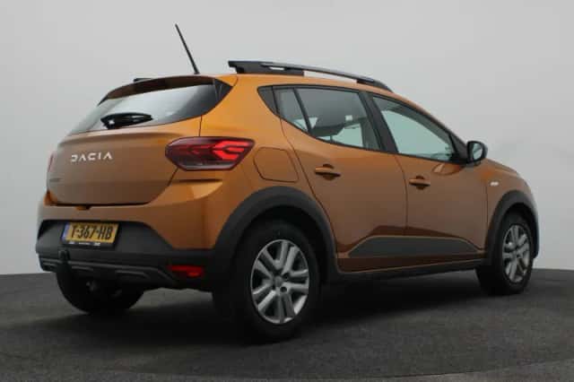 Dacia Sandero Stepway (2023) thumbnail 5