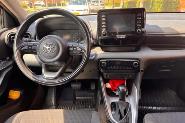 Toyota Yaris (2022) thumbnail 4