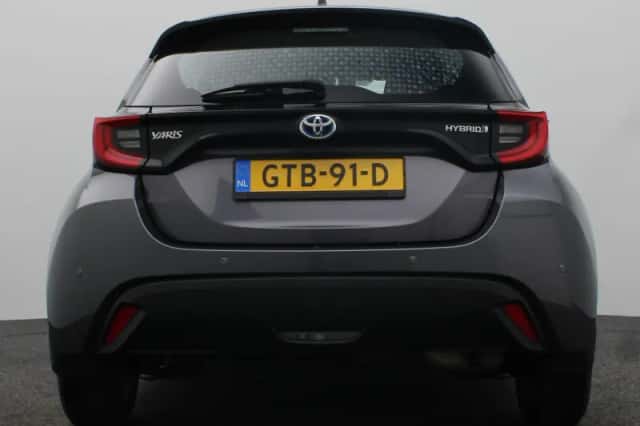 Toyota Yaris (2022) thumbnail 4