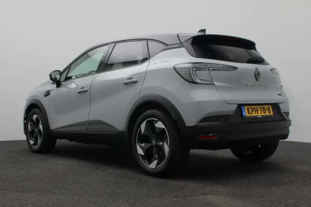 Renault Captur (2025) thumbnail 3
