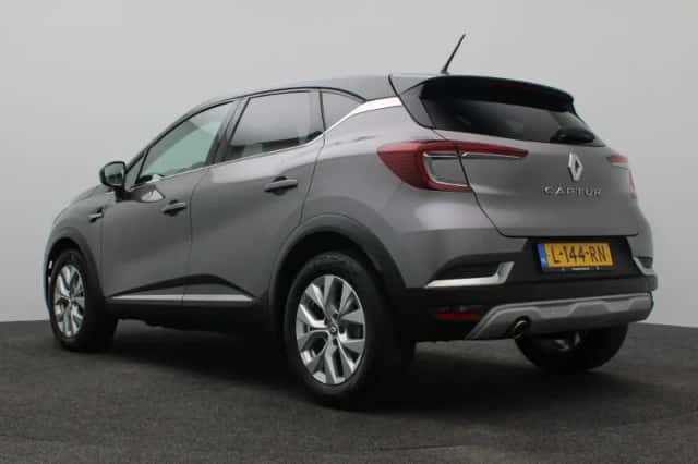 Renault Captur (2021) thumbnail 3