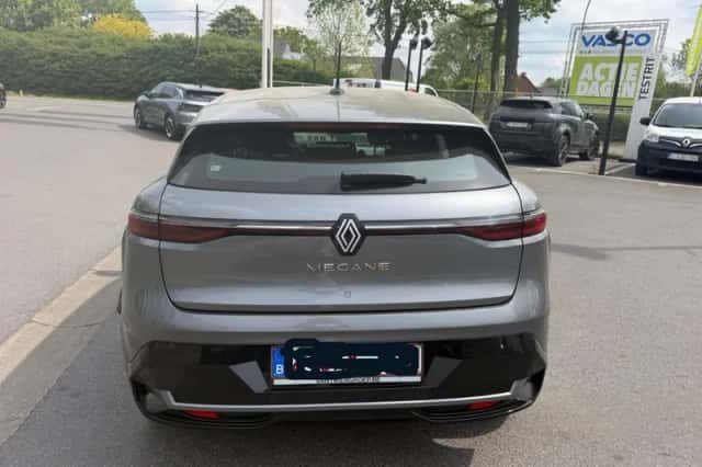 Renault Mégane E-Tech (2023) thumbnail 4
