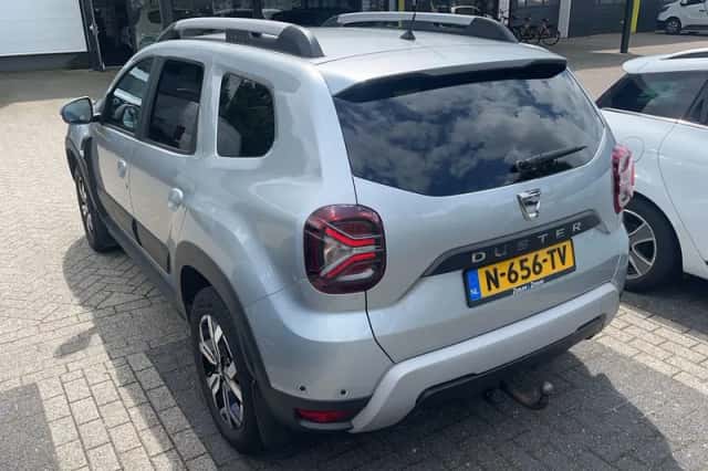 Dacia Duster (2022) thumbnail 3