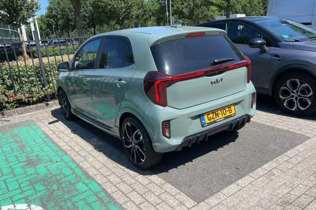 Kia Picanto (2025) thumbnail 3
