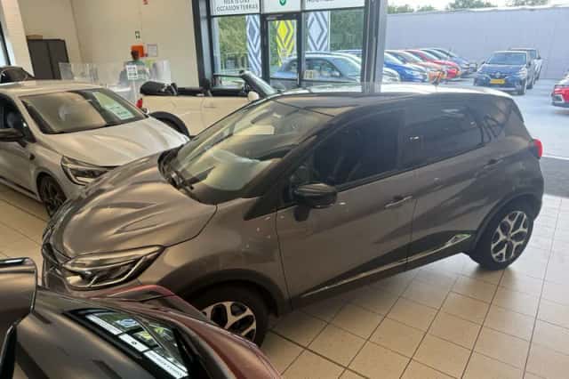Renault Captur (2019) thumbnail 2