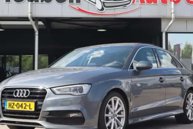 Audi A3 (2015) thumbnail 1