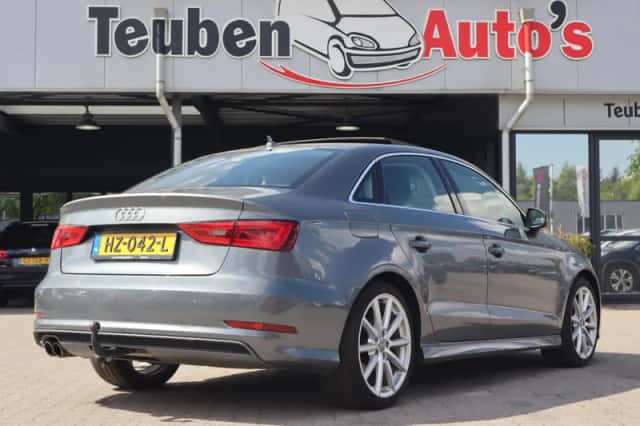 Audi A3 (2015) thumbnail 3