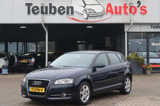 Audi A3 (2013) thumbnail 2