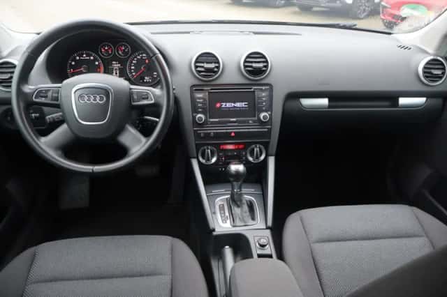 Audi A3 (2013) thumbnail 3