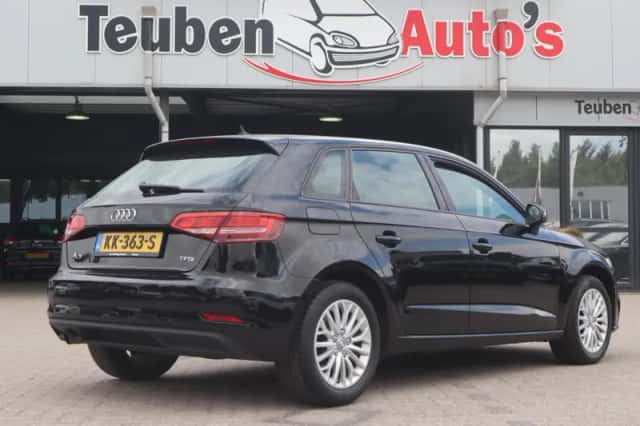 Audi A3 (2016) thumbnail 3