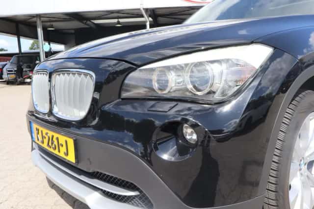BMW X1 (2011) thumbnail 2