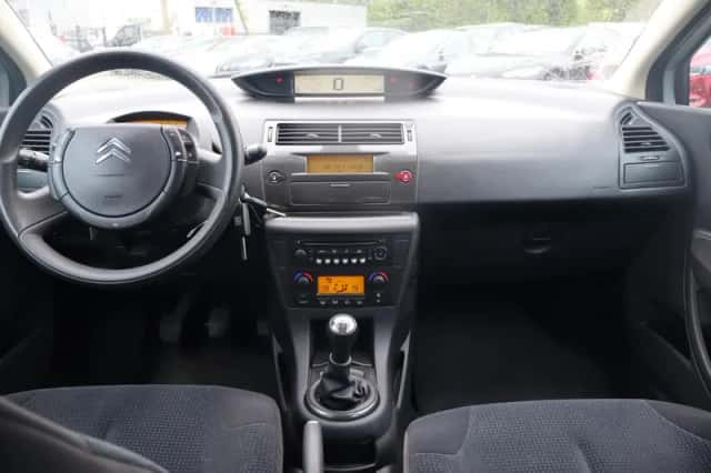 Citroën C4 (2008) thumbnail 4