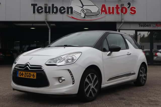 Citroën DS3 (2012) thumbnail 2