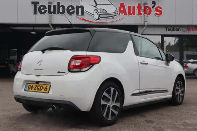 Citroën DS3 (2012) thumbnail 3