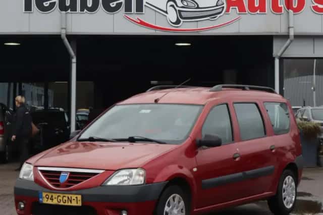 Dacia Logan (2008) thumbnail 1