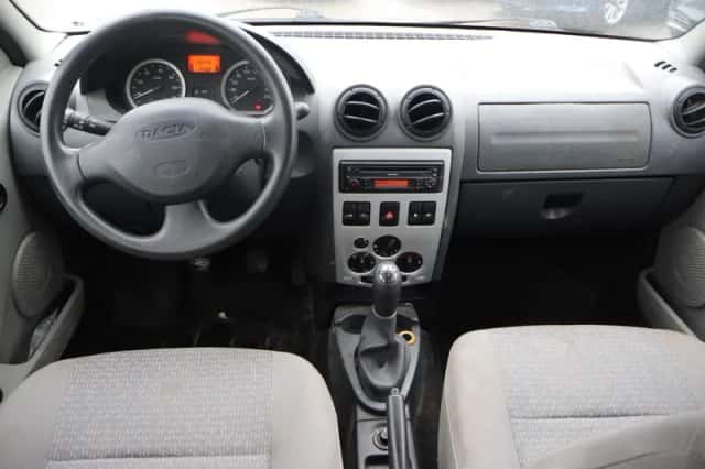Dacia Logan (2008) thumbnail 3