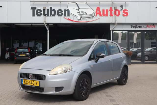 Fiat Grande Punto (2009) thumbnail 2