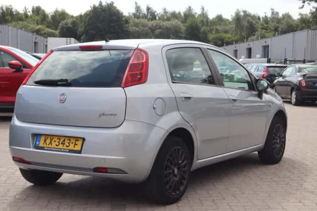 Fiat Grande Punto (2009) thumbnail 3